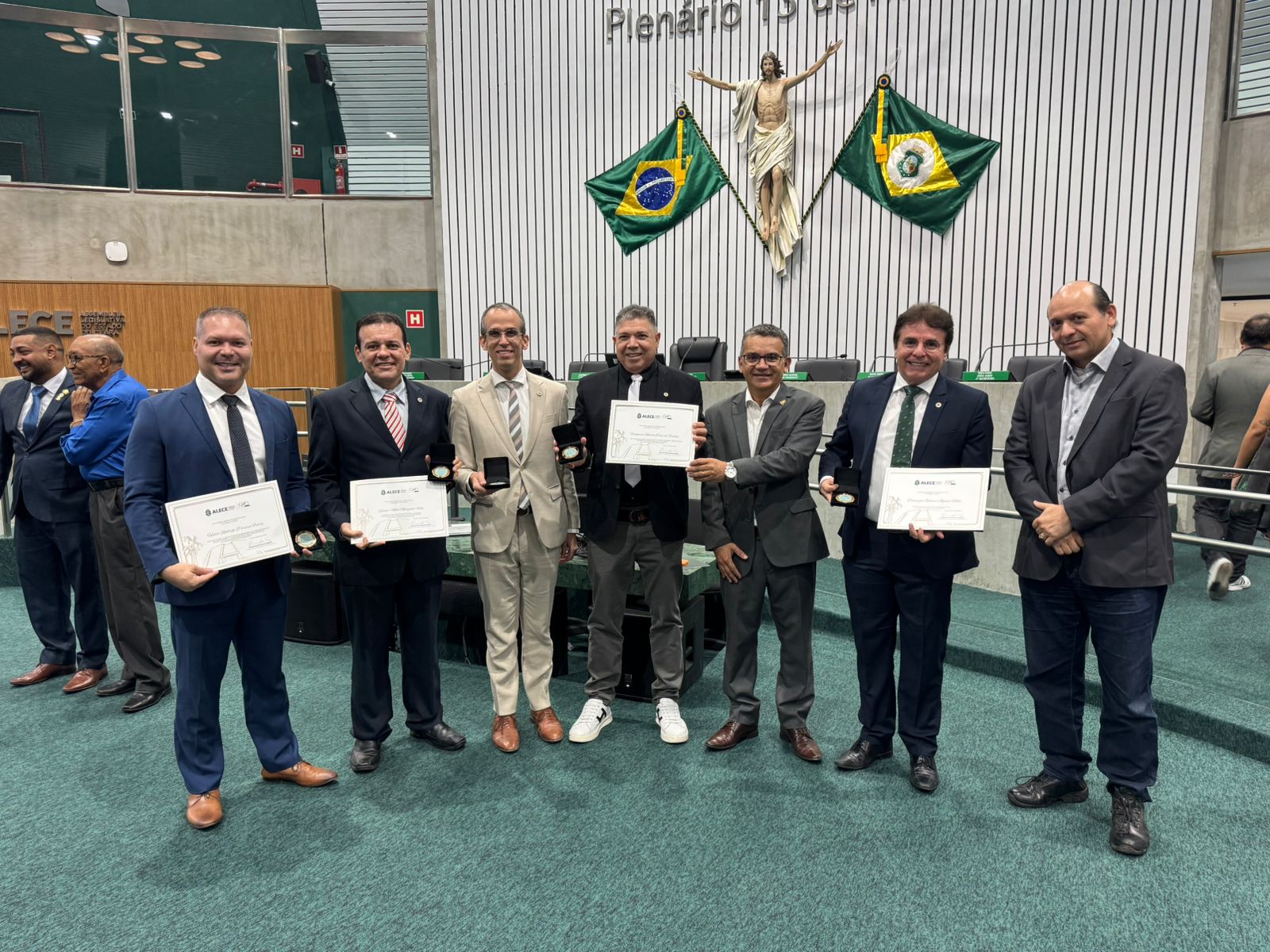 Professor da URCA recebe homenagem da Assembleia Legislativa pelo Dia do Economista