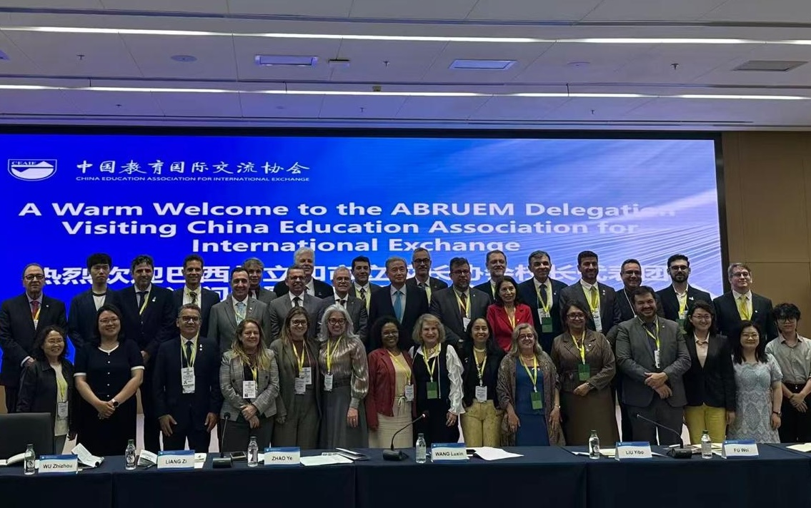 URCA em expansão: reitor participa de missão internacional na China para fortalecer cooperação científica e acadêmica